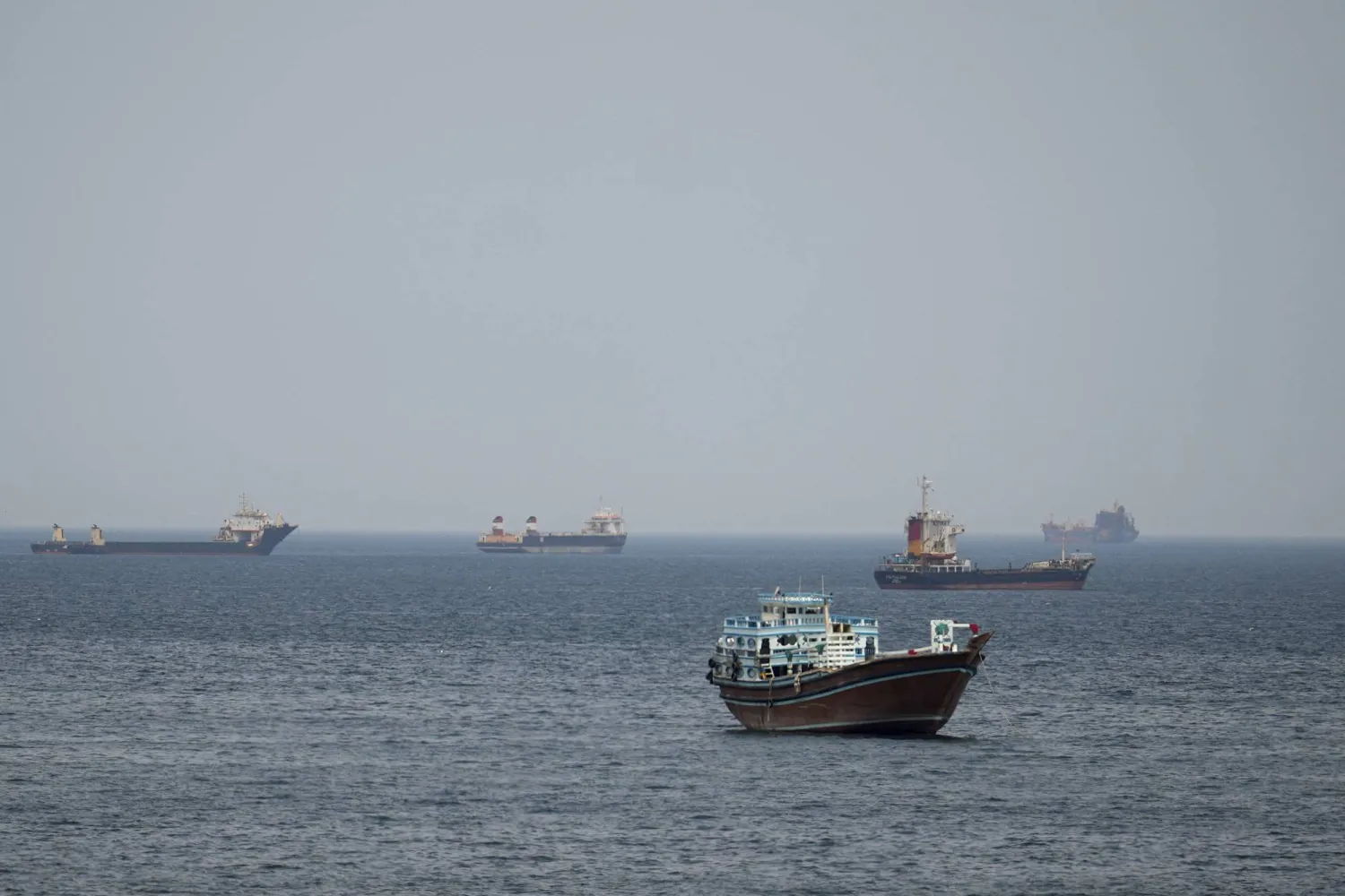 Iran enforces new “sovereign” transit rules in Strait of Hormuz; mandates prior permits for vessels