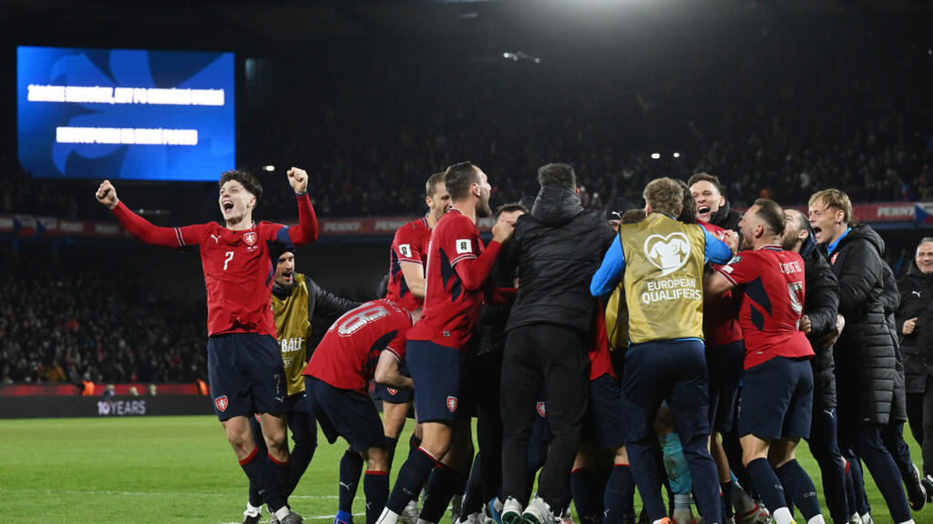 Czech Republic reach World Cup after 20-year wait