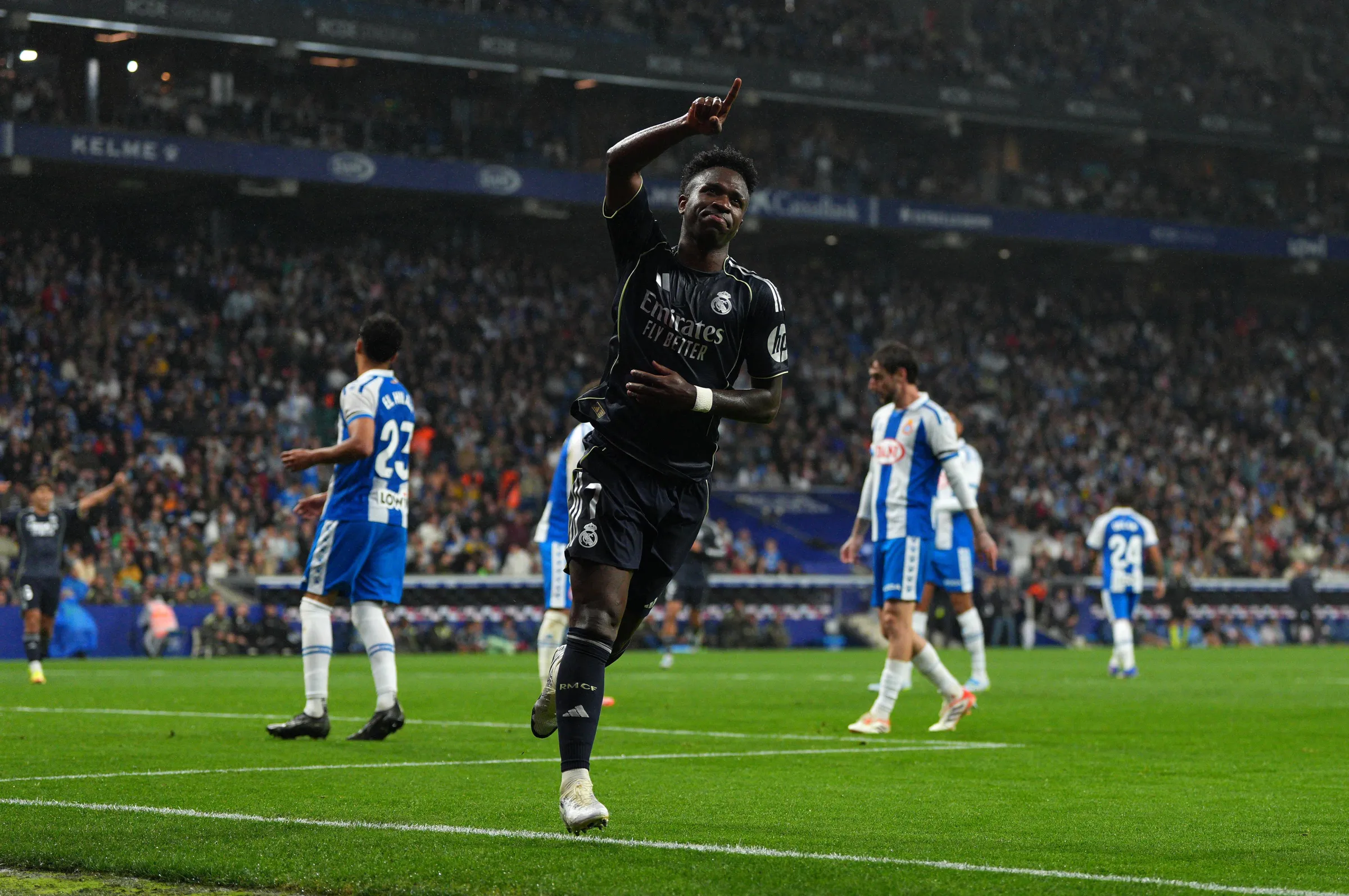 Real Madrid keep title race alive with 2-0 win over RCD Espanyol