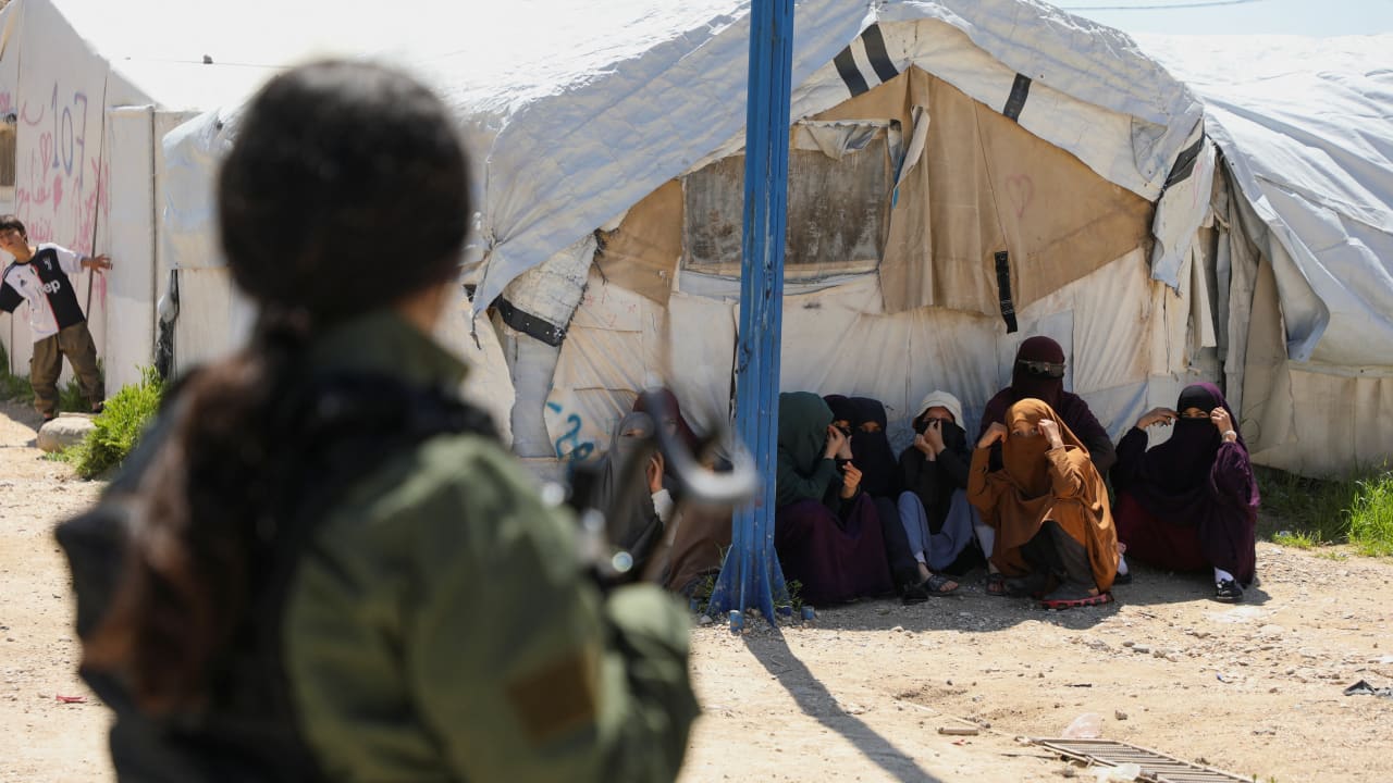 Australia says 13 citizens linked to alleged IS members returning from Syria