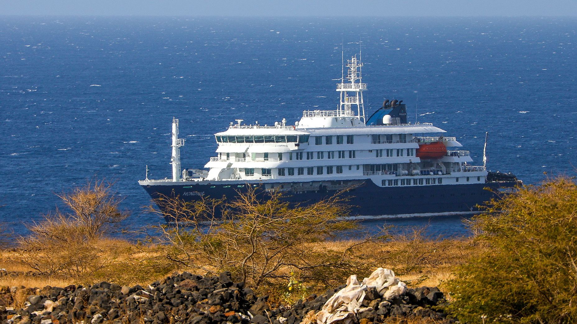 Evacuations ‘ongoing’ from hantavirus-hit cruise ship