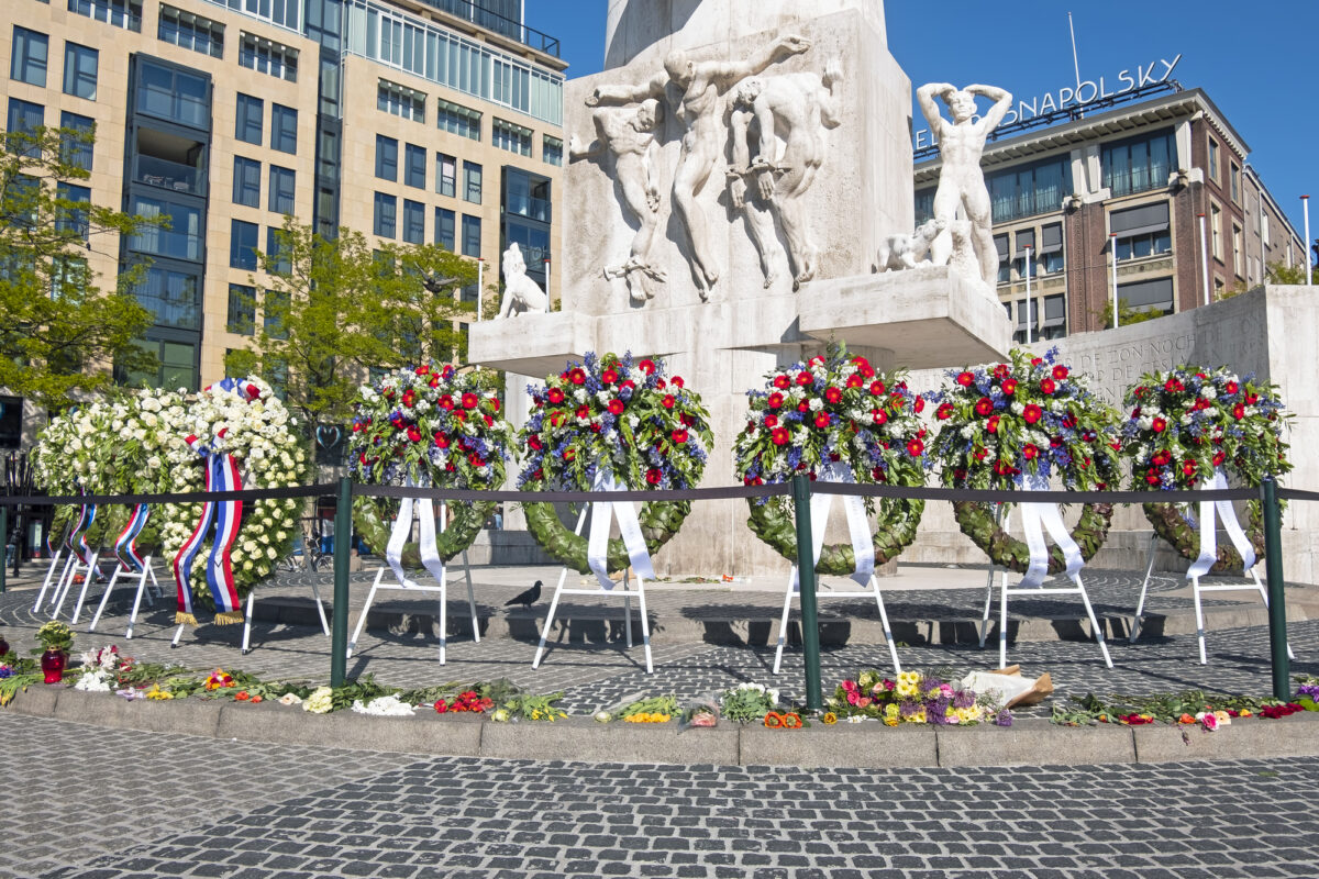 Thousands gather at Amsterdam’s Dam Square for Dutch Remembrance Day