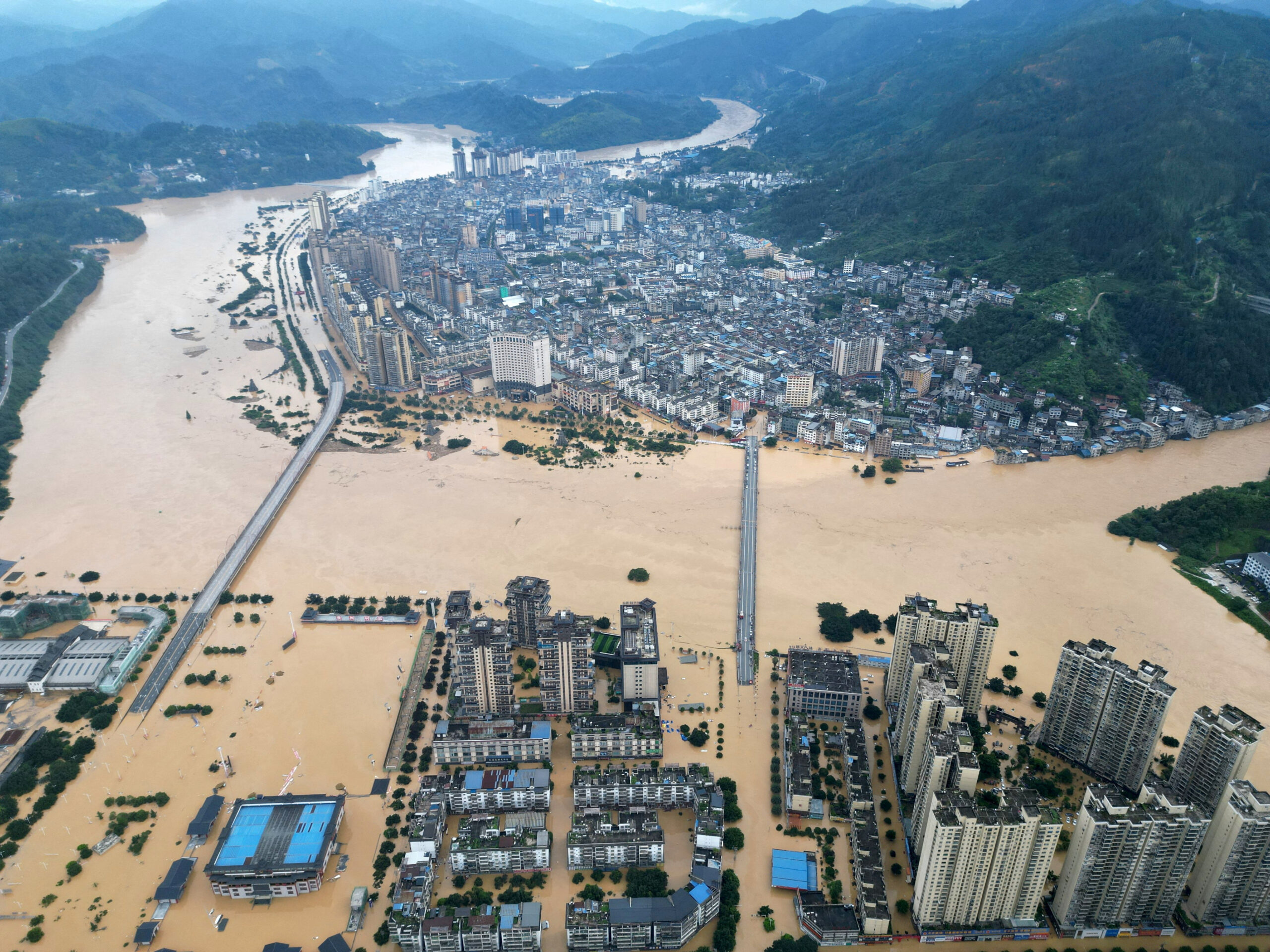 Guangdong floods: 16,000 evacuated amid heavy rainfall