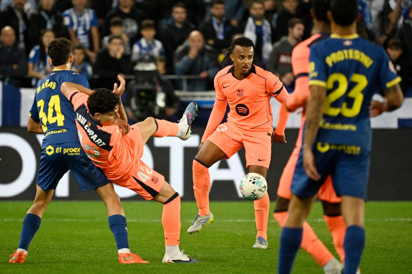 Barcelona stunned by Deportivo Alavés after title triumph