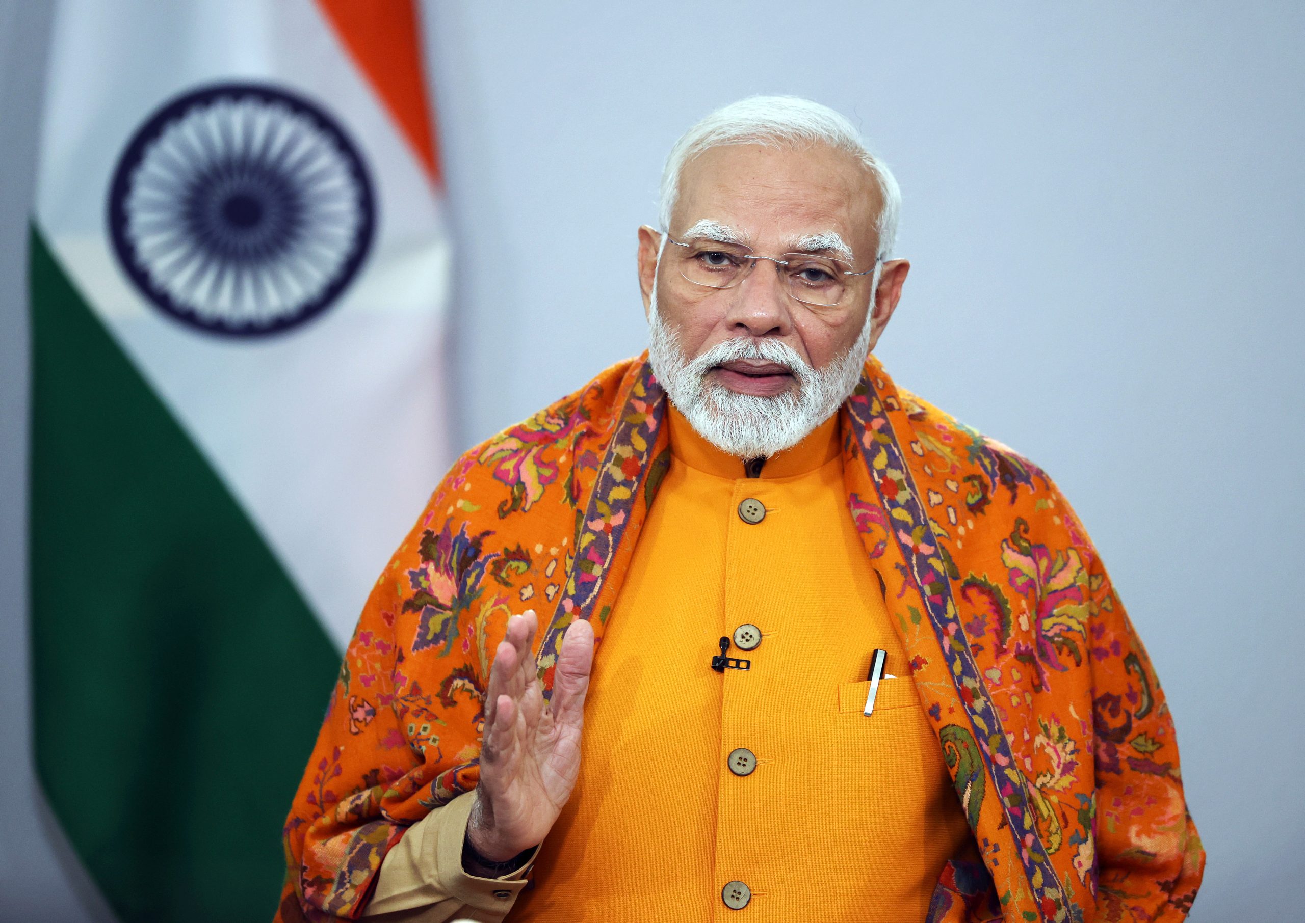 Modi warns of dangers as heatwave grips India