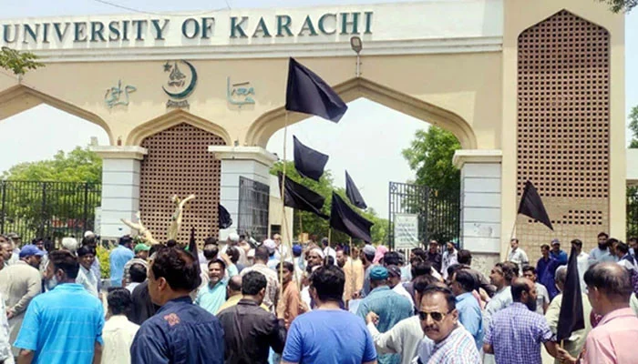 Karachi University teachers continue protest over delayed allowances, exams disrupted