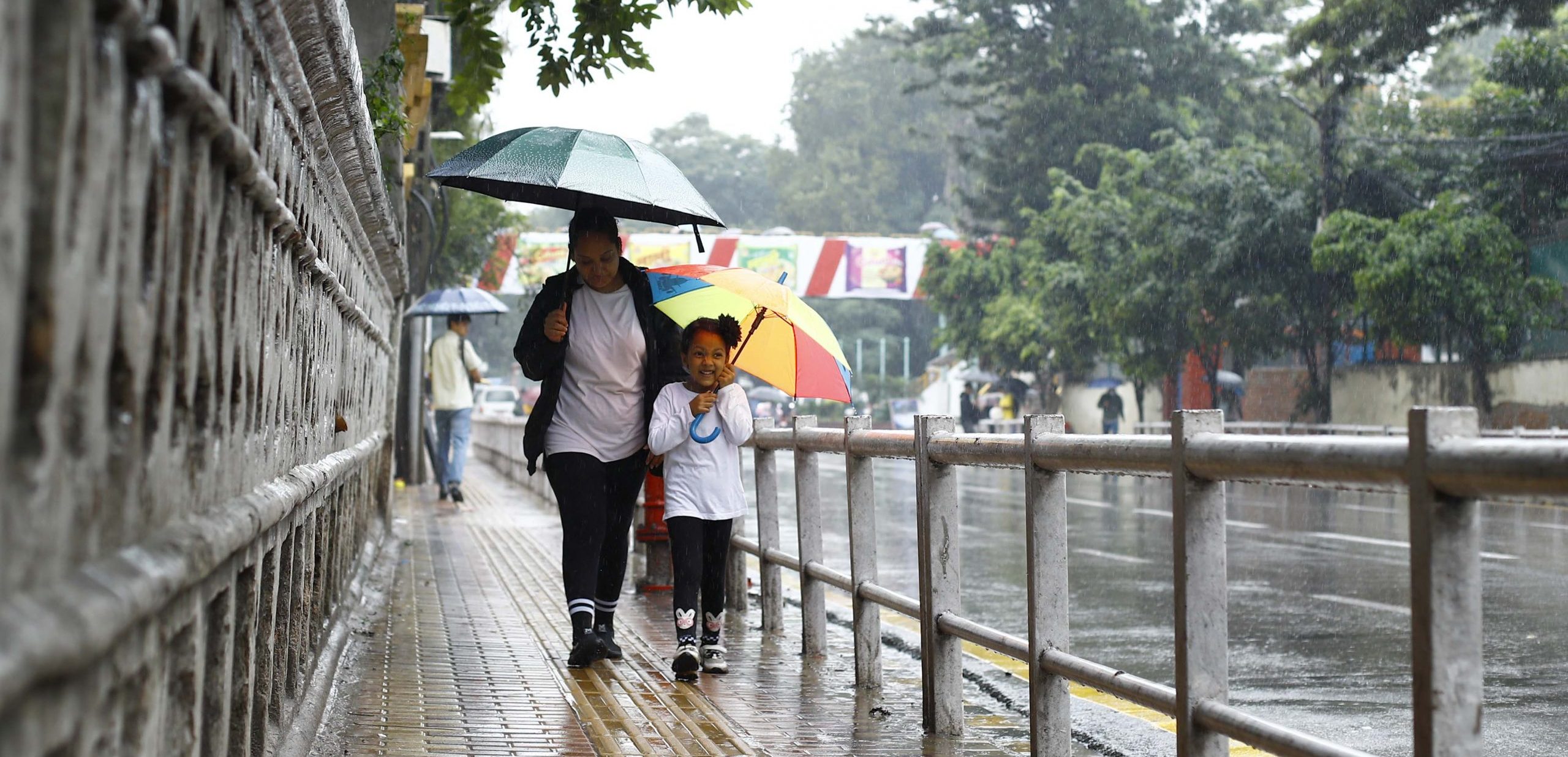Western & local winds bring cloudy weather & rain risk across Nepal