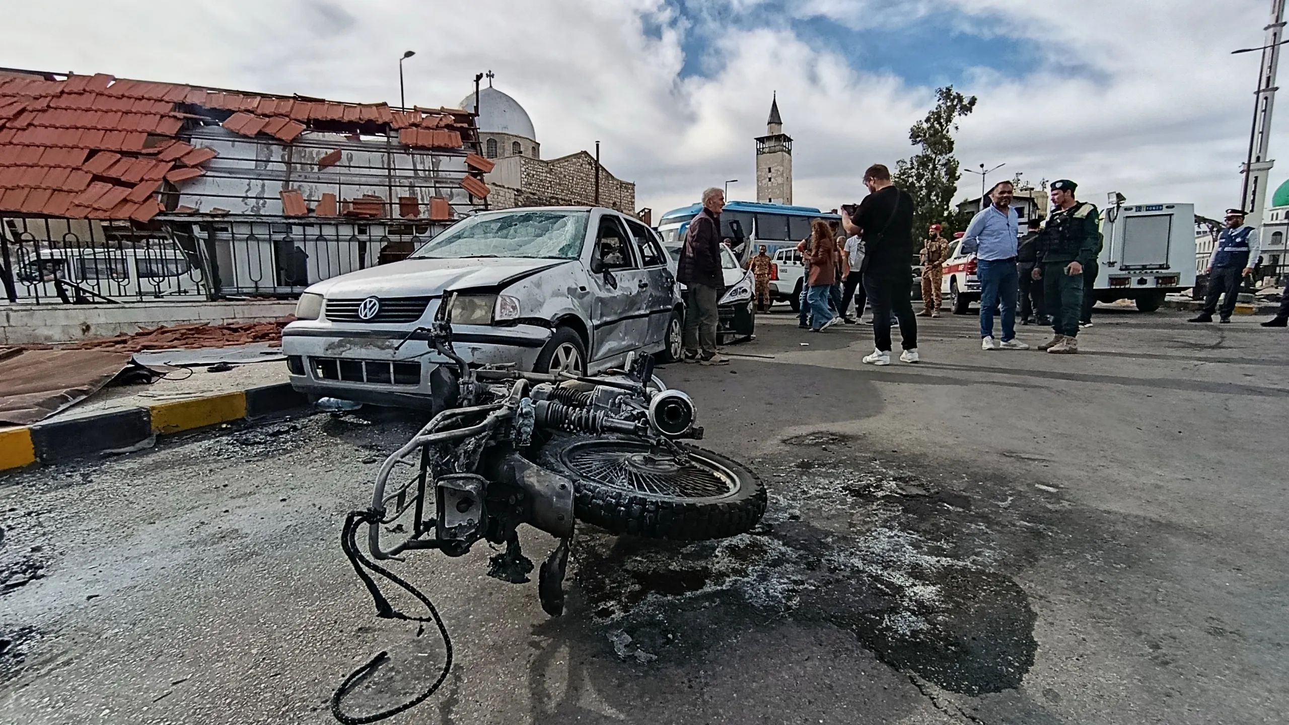 Deadly car bomb rocks Damascus, killing soldier & injuring 12