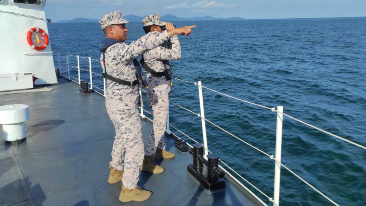 14 missing, 23 rescued after migrant boat sinks off Malaysia