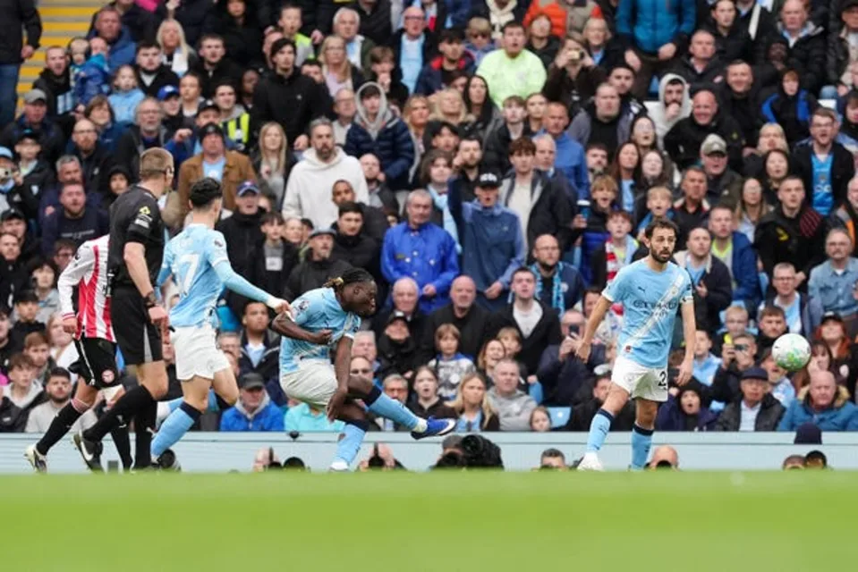 City keep title hopes alive with dominant win over Brentford