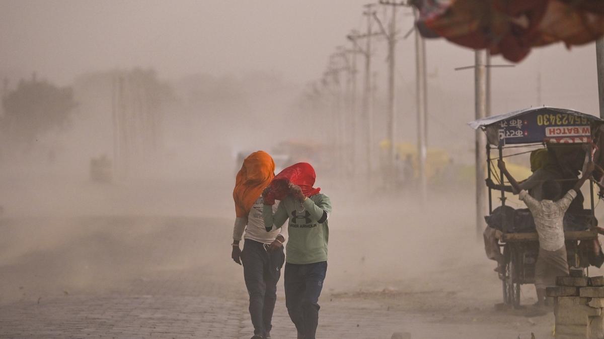 Over 96 dead as heavy rain, storms & lightning devastate northern India