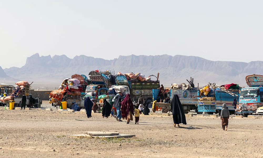 Over 52,000 Afghan families return from Pakistan in 3 months