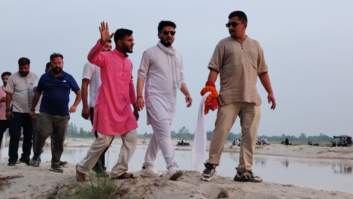 15-year-old Kamala Bridge still incomplete; Minister’s visit sparks local anger