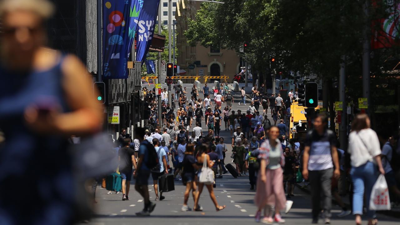 Australian population hits 28 mln