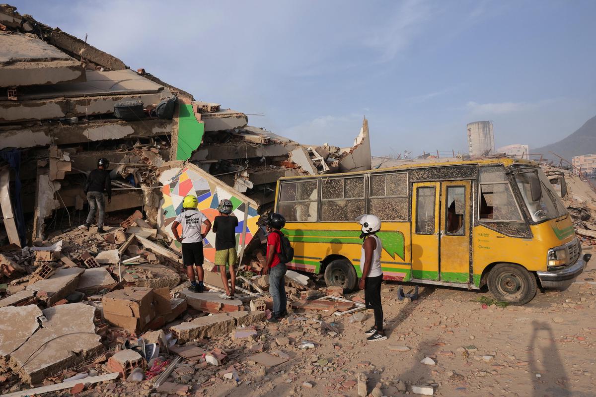 Venezuela earthquake: Death toll rises to 235