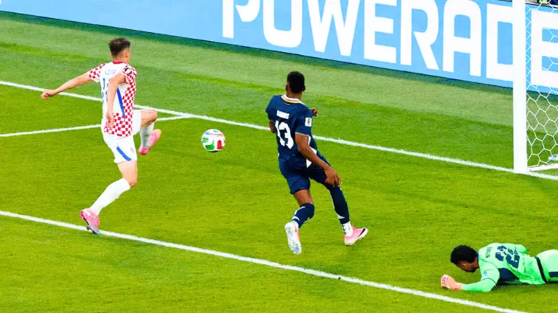 Croatia edge Panama to keep World Cup dream alive