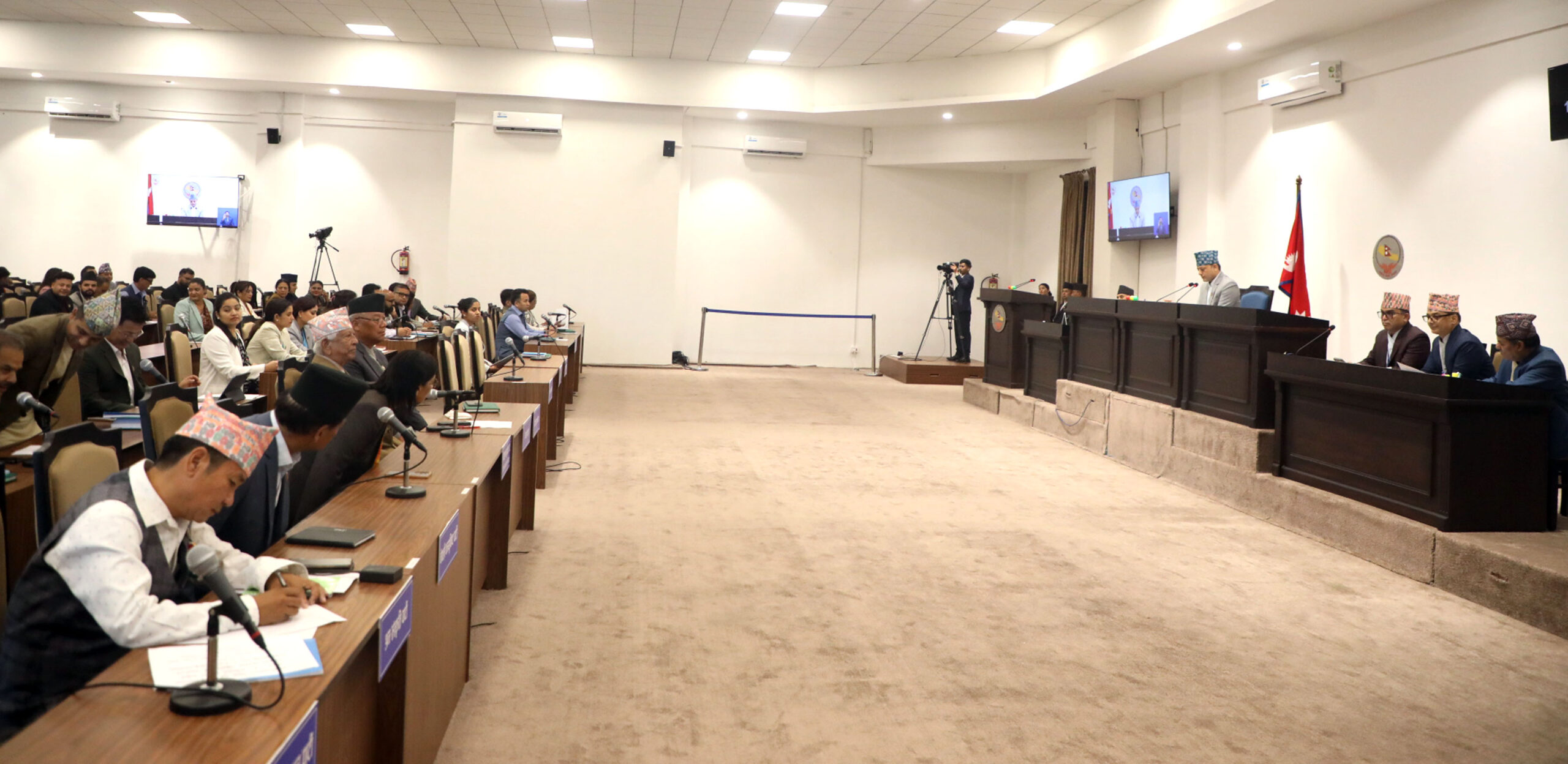Parliament raises Kuwait rescue, border row & economic concerns
