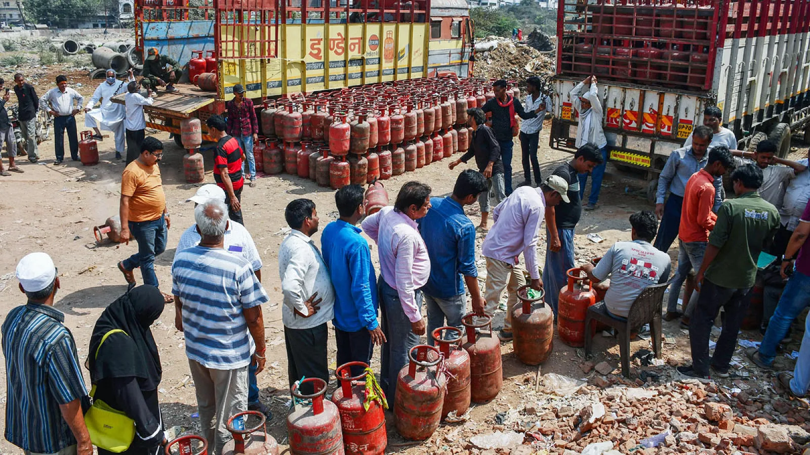 India ends restrictions on commercial gas after supply from Mideast eases