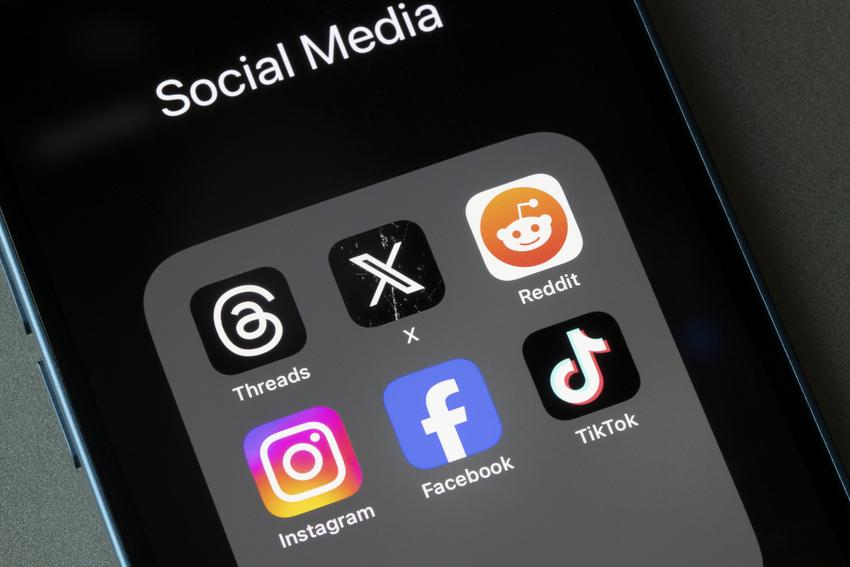 Government panel calls for stricter social media checks to protect minors