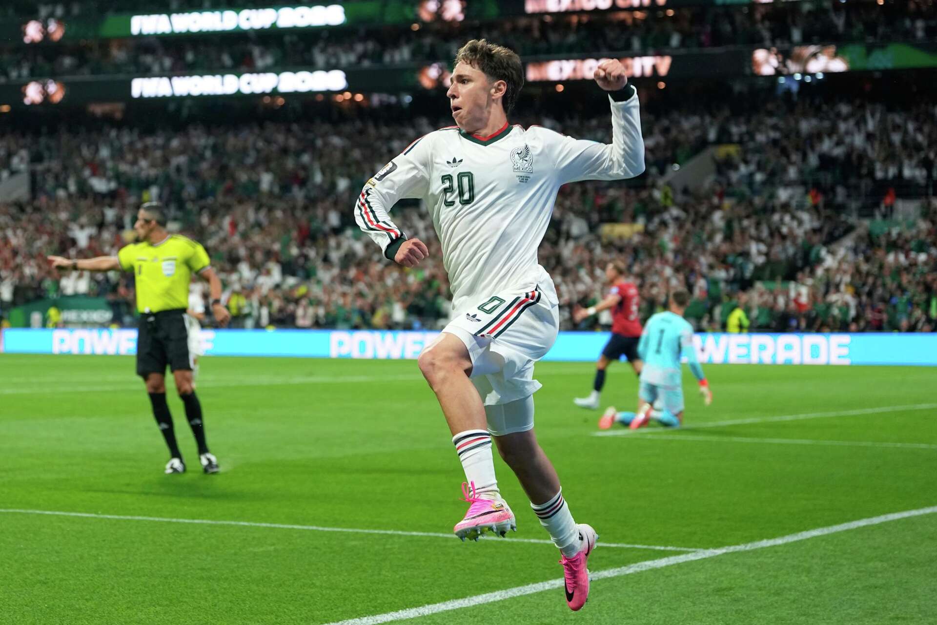 Mexico crush Czechia 3–0, finish perfect in Group A