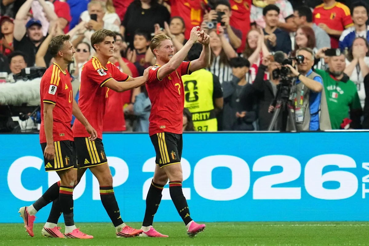 Belgium crush New Zealand 5–1 to top group & reach last 32