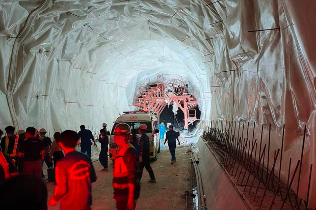 1st LD-Writethru: 2 killed in railway tunnel construction accident in northern Thailand