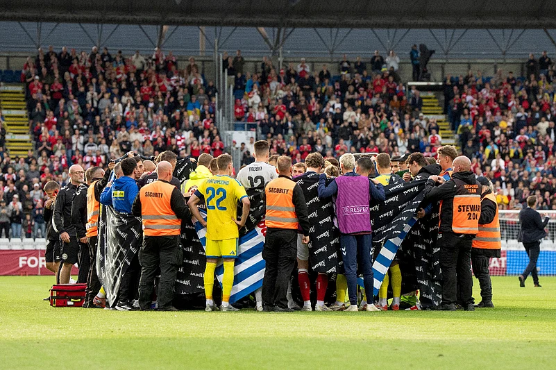 Christian Eriksen collapses during match, now stable in hospital