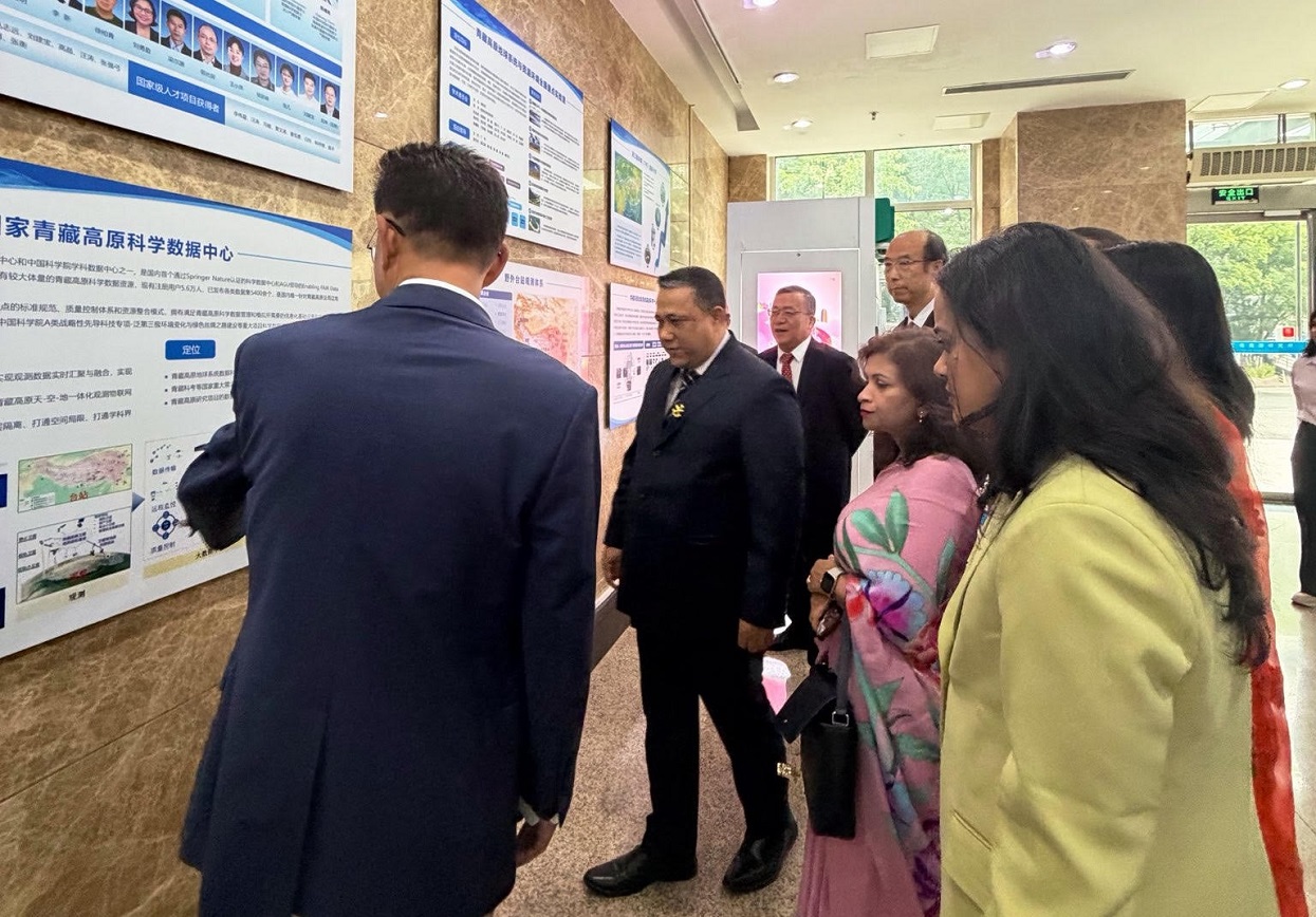FM Khanal visits Chinese Research Institute in Beijing